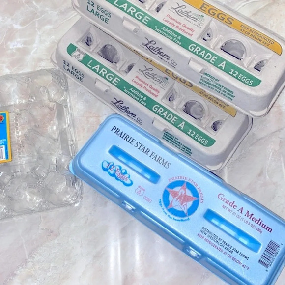 Empty egg cartons - Picture 2 of 5